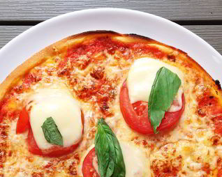 Тесто и начинка для пиццы