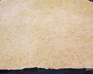 Тонкое тесто для пиццы без дрожжей