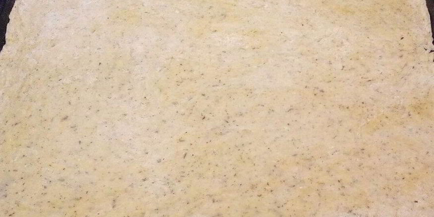 Рецепт тонкого теста для пиццы без дрожжей