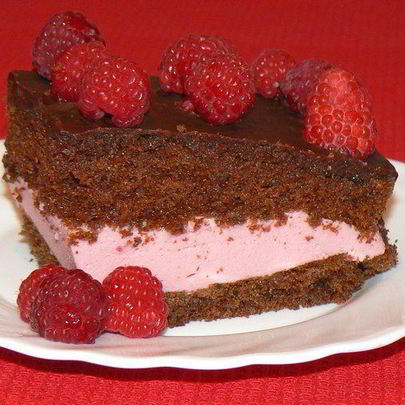 Шоколадный торт с малиновым суфле