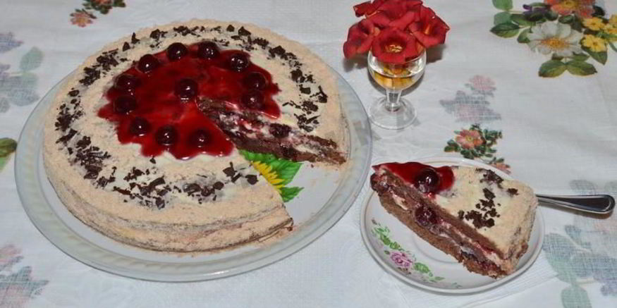 Рецепт шоколадного торта с вишней и сметанным кремом