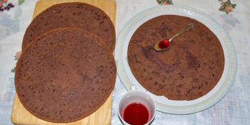 шоколадный торт с вишней и сметанным кремом