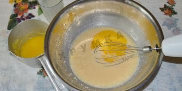 шоколадный торт с вишней и сметанным кремом