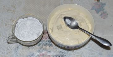 шоколадный торт с вишней и сметанным кремом