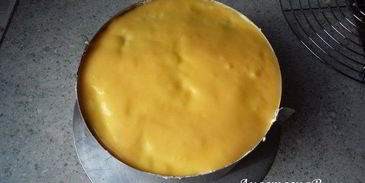 сметанный торт с вишней и яичным ликером