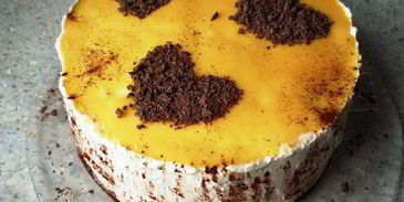 сметанный торт с вишней и яичным ликером