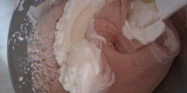 торт бисквитный с ягодным муссом и двумя волшебными кремами