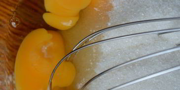 яблочный бисквит с изюмом