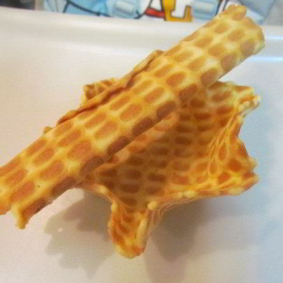 Сладкие вафельные трубочки-корзиночки