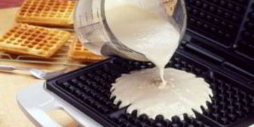 тесто на вафли в вафельнице