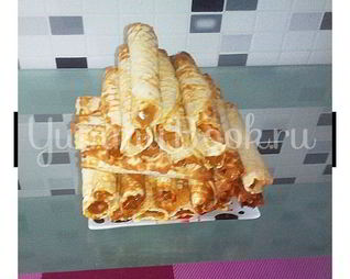 Вафельные трубочки с кремом