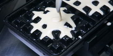 вафли с беконом, творогом и медом