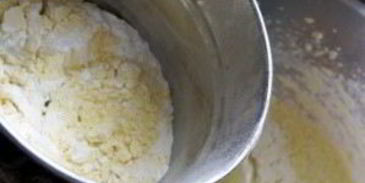 венские вафли с брусникой на кукурузной муке