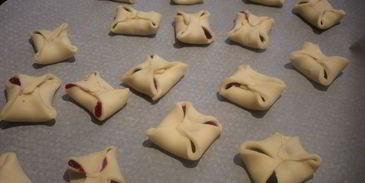 ягодные конвертики из особого слоеного теста