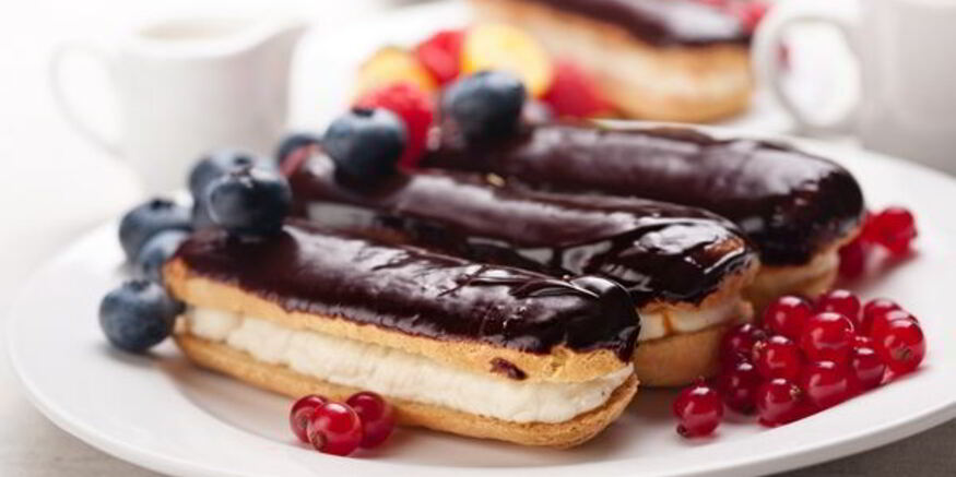 Рецепт домашних эклеров с кремом в шоколадной глазури