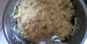 необыкновенные эклеры с орехово-бейлисовым кремом