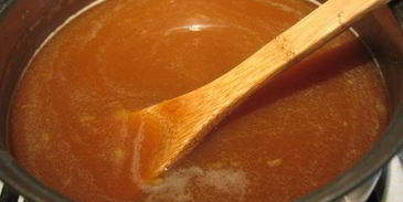 профитроли из льняной муки с яблочно-карамельным муссом