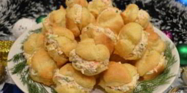 профитроли с крабовой начинкой