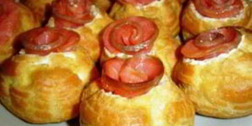 профитроли с красной рыбой