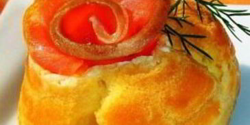 профитроли с красной рыбой