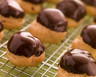 Профитроли с начинкой пралине