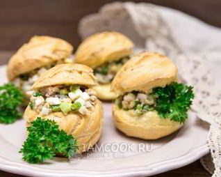 Профитроли с печенью трески