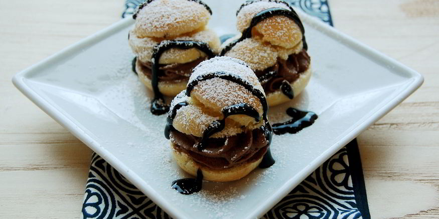 Рецепт профитролей с ромовой начинкой