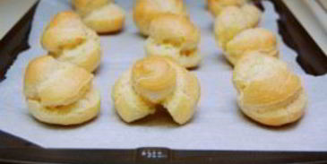 профитроли с ромовой начинкой