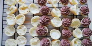 профитроли с ромовой начинкой