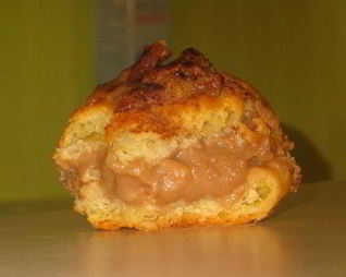 Профитроли с шоколадно-фундучным кремом