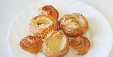 профитроли с сырной начинкой и форелью