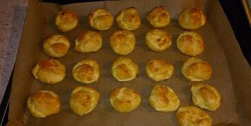 профитроли с творожным сыром и семгой