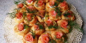 профитроли с творожным сыром и семгой