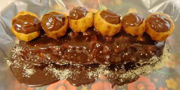 эклер праздничный