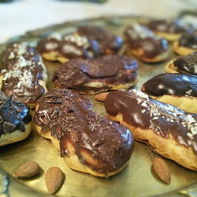 Эклеры с шоколадным кремом патисьер