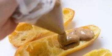 эклеры с шоколадным кремом