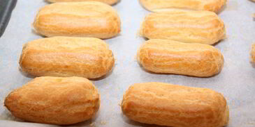 эклеры со сливочным кремом