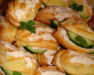 Закусочные эклеры с креветочным кремом