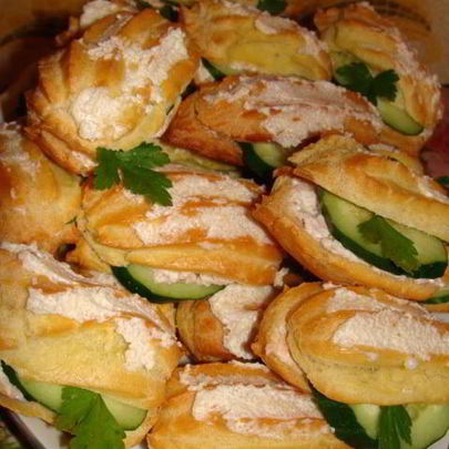 Закусочные эклеры с креветочным кремом