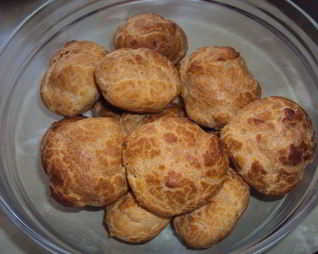 Заварные пирожные с ореховым кремом