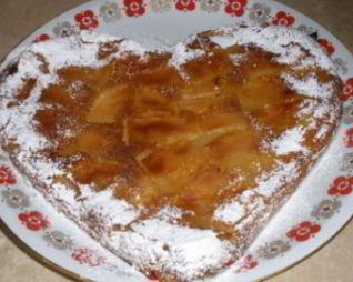 Пирог-запеканка из батона с яблоками