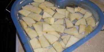 пирог-запеканка из батона с яблоками