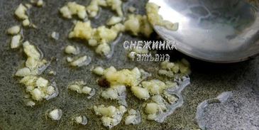 порционные грибные запеканки с томатами, стручковой фасолью и сыром джюгас