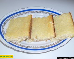 Творожная запеканка с изюмом и манкой в духовке