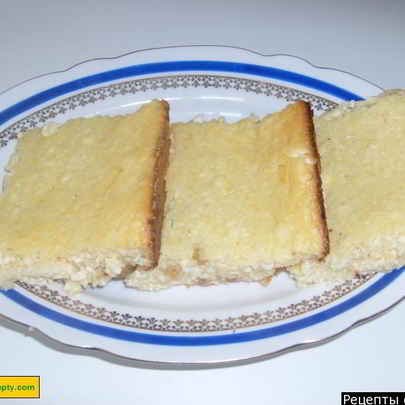 Творожная запеканка с изюмом и манкой в духовке