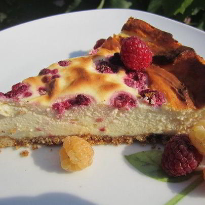 Творожно-ягодная запеканка