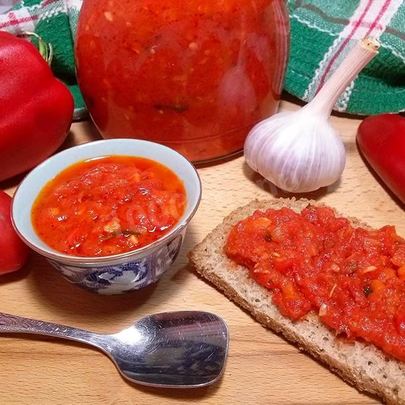 Аджика из помидор пальчики оближешь