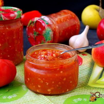 Аджика из помидоров и яблок