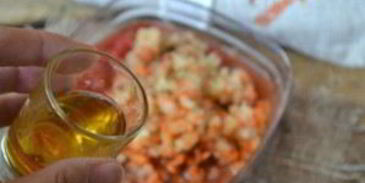 аджика с морковью и помидорами