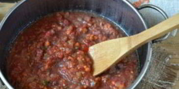 аджика с морковью и помидорами